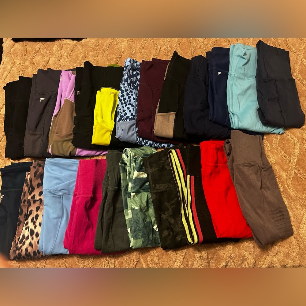 (SOLD) FABLETICS LEGGINGS LOT - 22 PAIRS